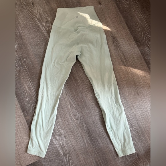 size 2 Lululemon leggings - Picture 2 of 3